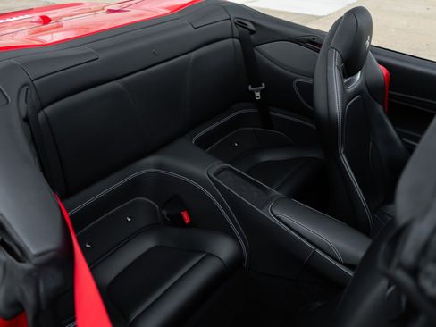 Used 2019 Ferrari Portofino image 36