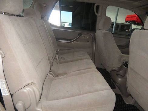 Used 2005 Toyota Sequoia SR5 AWD/4WD image 31