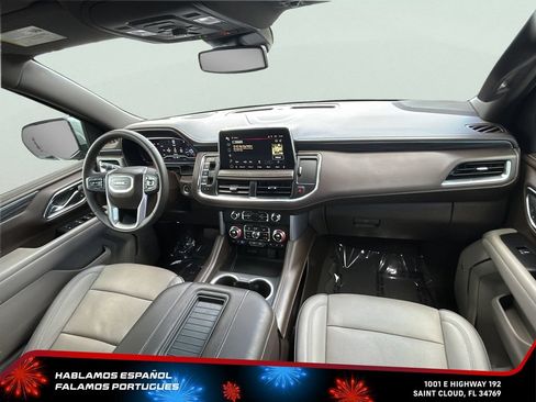 Certified 2024 GMC Yukon XL SLT w/ SLT Luxury Package AWD/4WD image 32