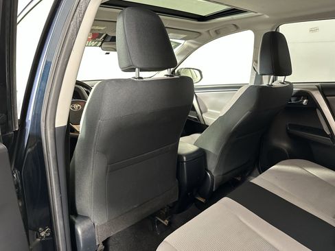 Used 2018 Toyota RAV4 XLE image 28