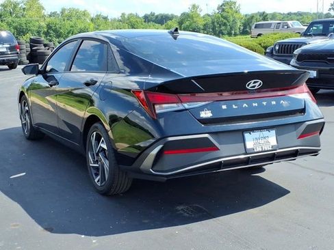 Used 2025 Hyundai Elantra Sport FWD image 5