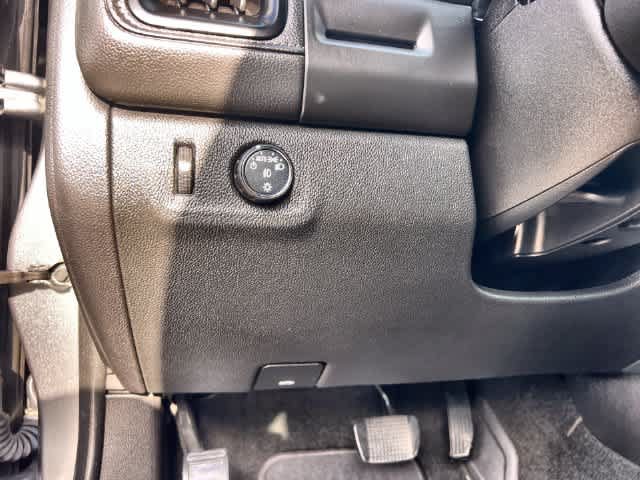 Used 2018 GMC Canyon SLE w/ SLE Convenience Package RWD image 28
