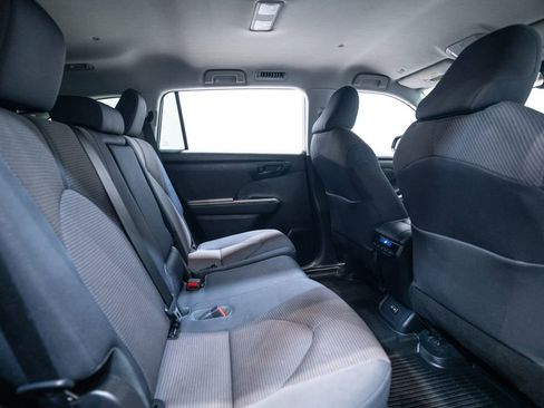 Certified 2022 Toyota Highlander LE image 31