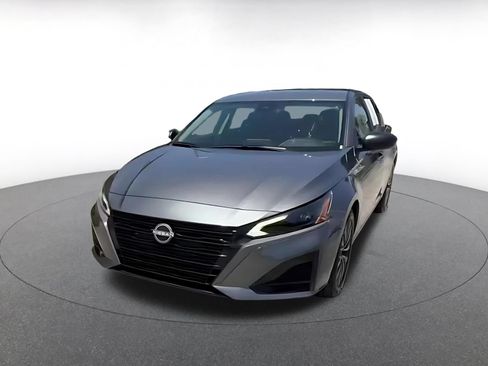 Used 2026 Nissan Altima 2.5 SV FWD image 3
