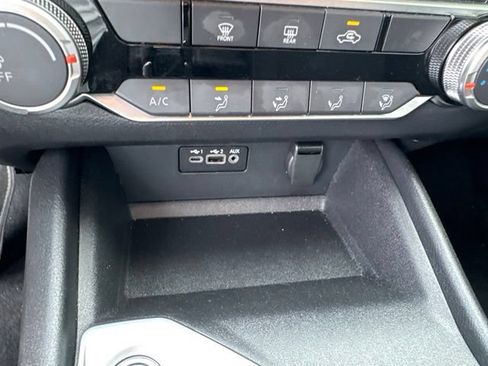 Used 2025 Nissan Altima 2.5 SV FWD image 21