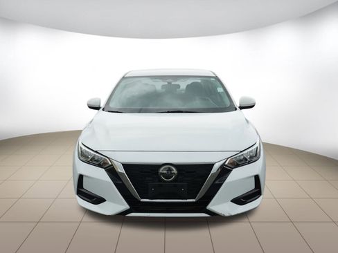 Used 2021 Nissan Sentra SV image 2