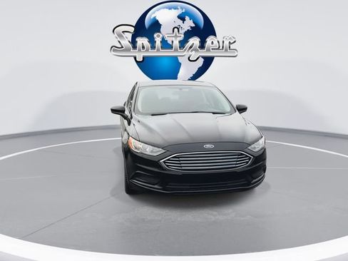 Used 2017 Ford Fusion SE image 3