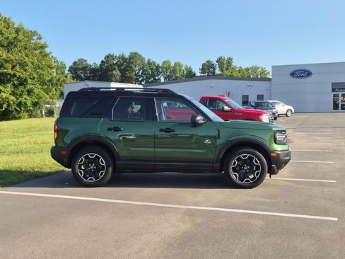Used 2025 Ford Bronco Sport Outer Banks w/ Outer Banks Tech Package+ AWD/4WD image 14