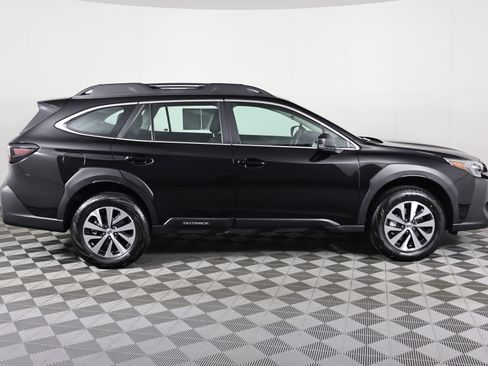 Used 2025 Subaru Outback image 5