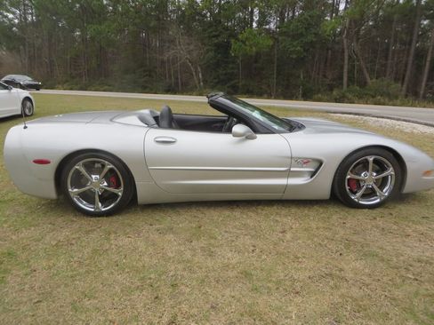 Used 2003 Chevrolet Corvette Convertible w/ Preferred Equipment Group1 image 12