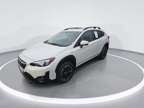 Used 2023 Subaru Crosstrek 2.0i Premium image 4