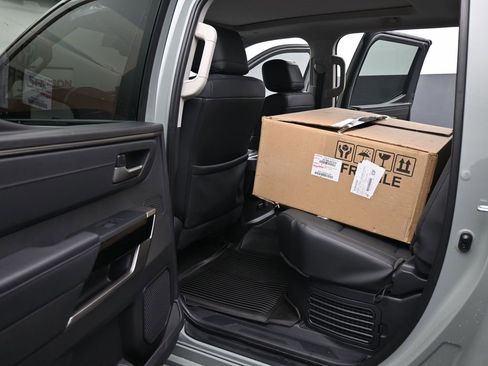 Used 2024 Toyota Tundra Limited image 16