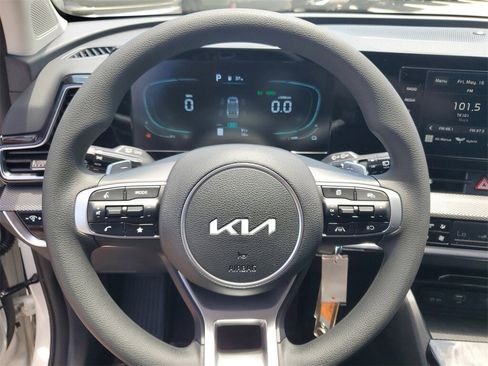 New 2025 Kia Sportage LX image 10