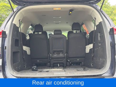 Used 2024 Kia Carnival LX FWD image 8