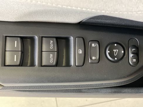 Used 2019 Honda Insight EX image 16