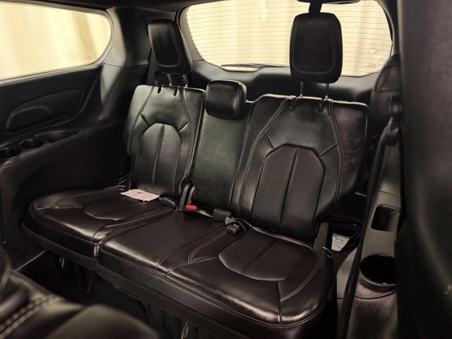 Used 2025 Chrysler Pacifica Select FWD image 19