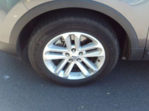 Used 2013 Ford Explorer XLT AWD/4WD image 9