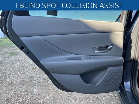 Used 2025 Hyundai Elantra SEL image 10