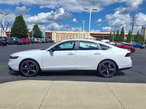 Used 2025 Honda Accord Sport image 8