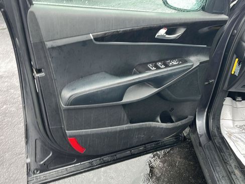 Used 2017 Kia Sorento AWD image 19