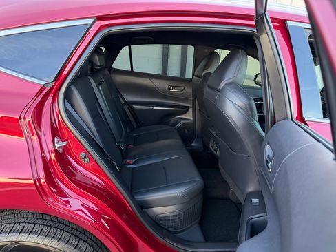 Used 2022 Toyota Venza Limited image 21