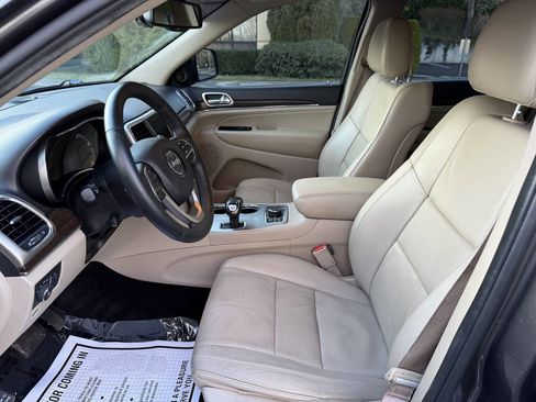 Used 2014 Jeep Grand Cherokee Limited w/ Luxury Group II image 12