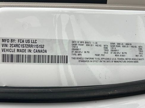 Used 2024 Chrysler Pacifica Limited FWD image 20