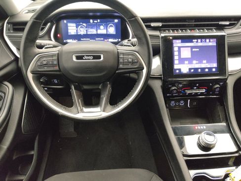 Used 2022 Jeep Grand Cherokee L Laredo w/ Luxury Tech Group I image 22