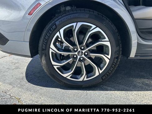 Used 2025 Lincoln Nautilus Reserve AWD/4WD image 35