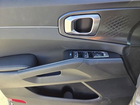 New 2026 Kia Sorento S FWD image 10