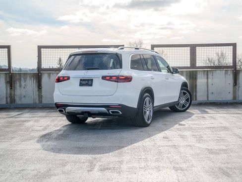 Used 2025 Mercedes-Benz GLS 450 4MATIC image 5