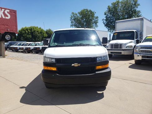 Used 2020 Chevrolet Express 2500 w/ Driver Convenience Package RWD image 4