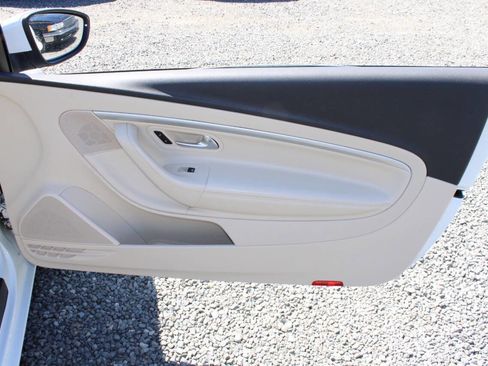 Used 2015 Volkswagen Eos Komfort image 27