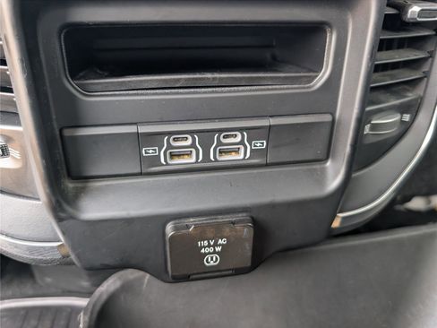 Used 2021 RAM 2500 Laramie w/ Night Edition image 19