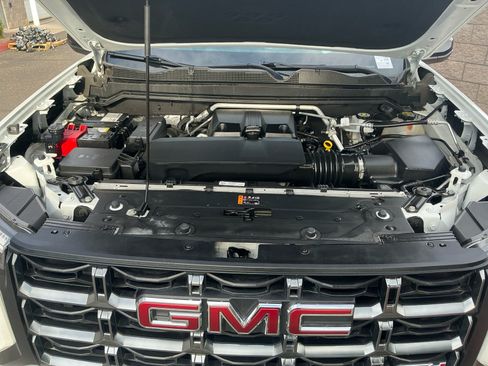 Used 2023 GMC Canyon AT4 w/ Canyon Safety Plus Package AWD/4WD image 21