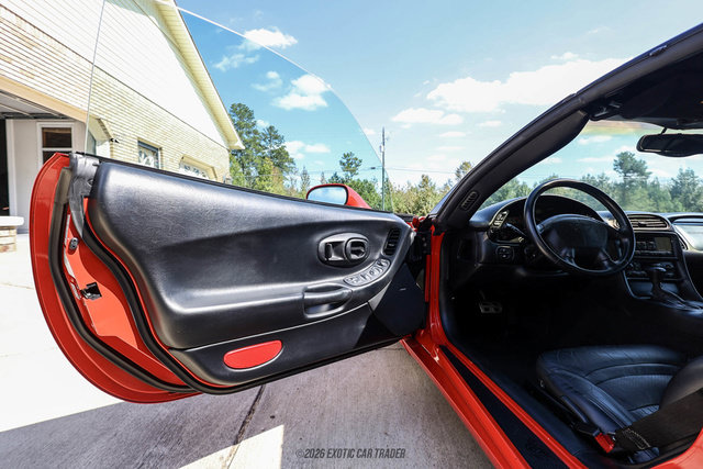 Used 2003 Chevrolet Corvette Coupe w/ Preferred Equipment Group RWD image 24