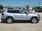 Used 2021 Volkswagen Atlas SE w/ Towing Package image 3