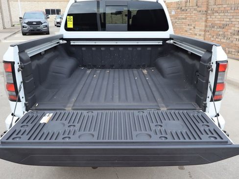 Used 2024 Nissan Frontier SV w/ SV Convenience Package RWD image 27