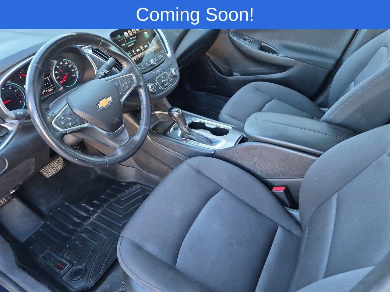 Used 2018 Chevrolet Malibu LT FWD image 2
