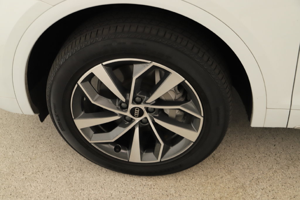 Certified 2023 Audi Q5 2.0T Premium Plus AWD/4WD image 32