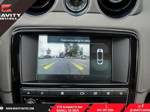 Used 2017 Jaguar XJ R-Sport image 33