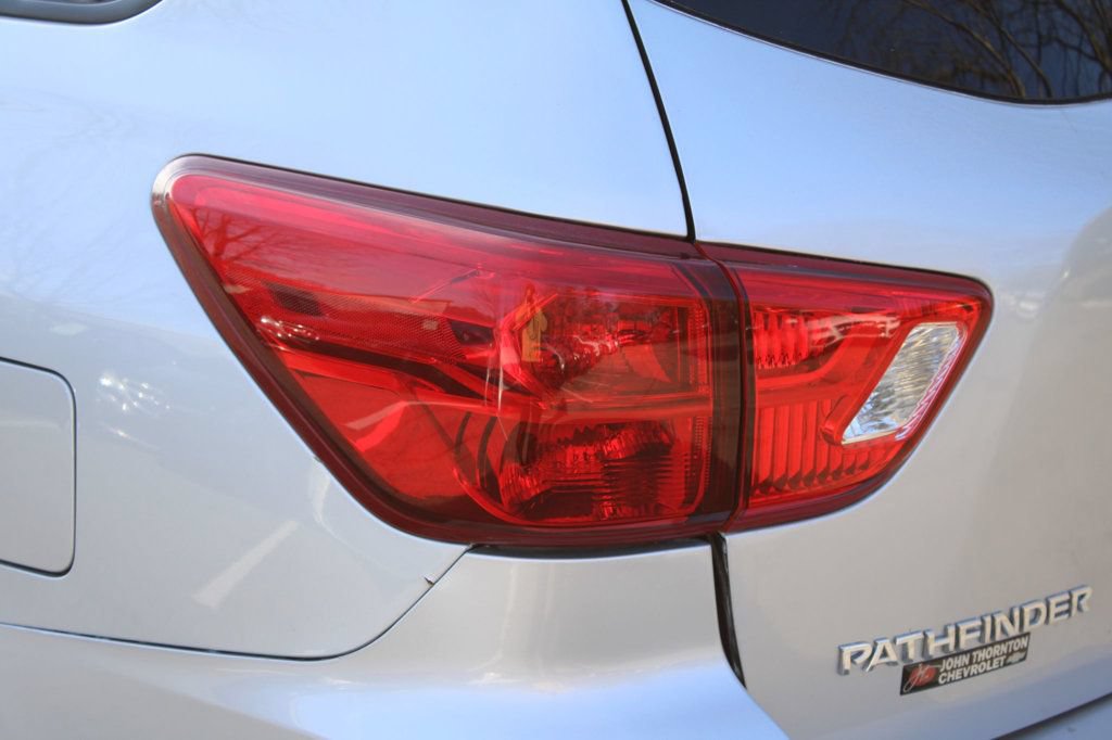 Used 2020 Nissan Pathfinder SL FWD image 27