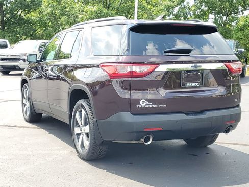 Used 2021 Chevrolet Traverse LT w/ LT Premium Package AWD/4WD image 4