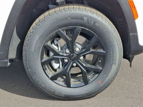 New 2026 Jeep Grand Cherokee Altitude AWD/4WD image 12