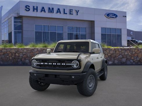 New 2025 Ford Bronco Outer Banks w/ Sasquatch Package image 2