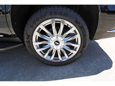 Used 2023 Cadillac Escalade Premium Luxury image 28