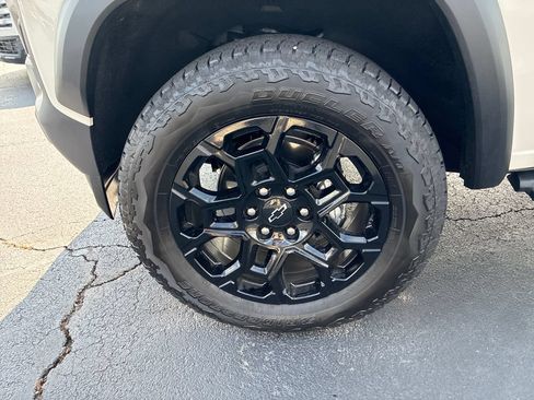 Used 2026 Chevrolet Colorado Trail Boss AWD/4WD image 9