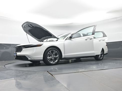 Certified 2023 Honda Accord EX image 42