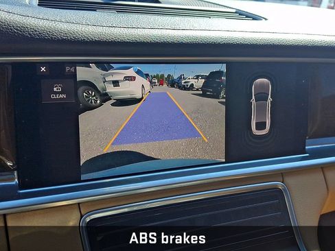 Used 2019 Porsche Panamera RWD image 25