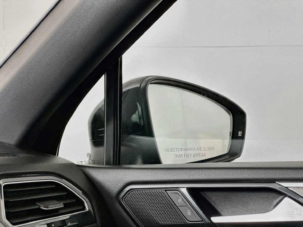 Used 2023 Volkswagen Tiguan SE R-Line AWD/4WD image 24